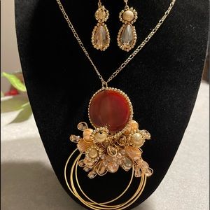 Beautiful handmade necklace 📿 & earrings!!